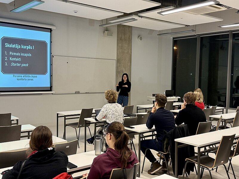 Studenti iekāpj skolotāja kurpēs un rada jaunas izglītības inovācijas