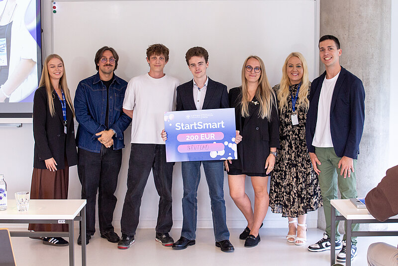 Noslēgusies programma “StartSmart” topošajiem studentiem un vidusskolēniem